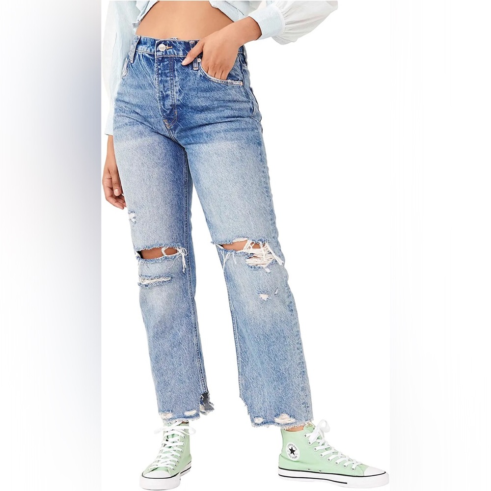 We The Free baggy boyfriend tapered Jean in medium wash distressed size 29